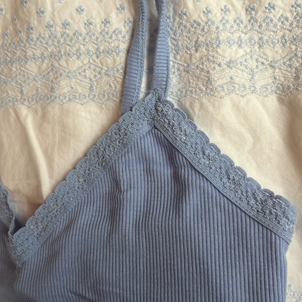 Tilly’s Seamless, Ribbed with Lace Trim Women’s Tank Top, Size Medium - Picture 10 of 14